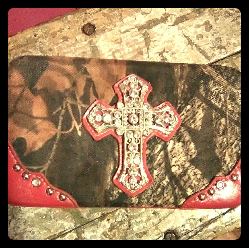 Pink & Camo Jeweled Cross Clutch/Wallet! (: